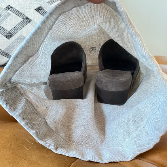 BRUNELLO CUCINELLI Bead-embellished suede clogs - Picture 12 of 13